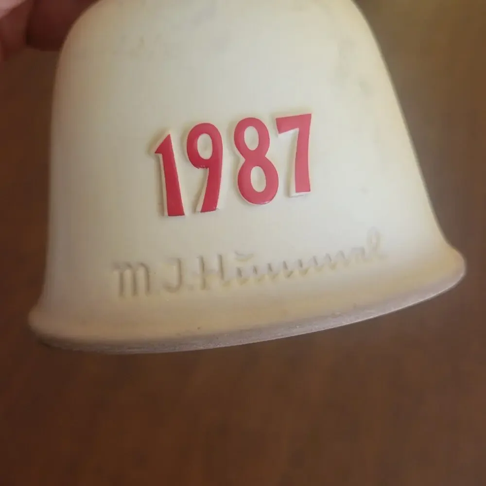 Vintage 1987 Goebel Hummel 10th Annual Bell With Loving Greetings HUM 709